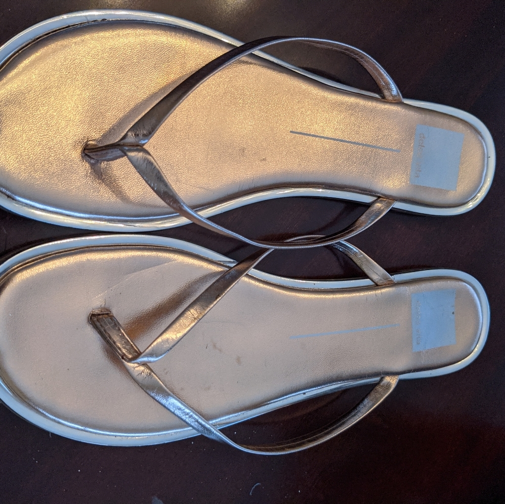 Dolce vita rose gold metallic thong flip flops 8